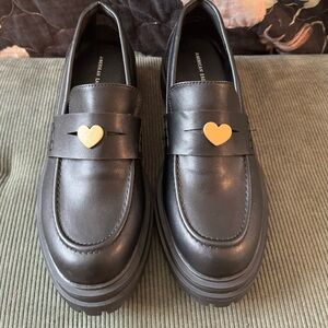 Brand new heart loafers form American Eagle. Size 8